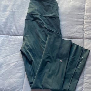 Lululemon cropped leggings size 6